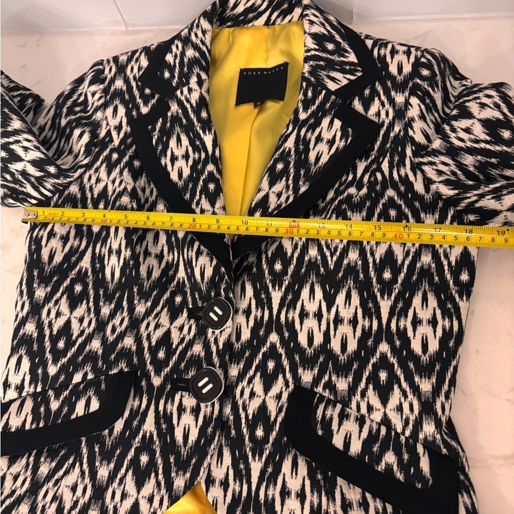 Ross Mayer Black and Creme Patterned Blazer with Yellow Lining - Picture 12 of 12